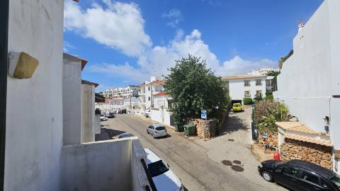 Apartamento T3 para remodelar em Albufeira