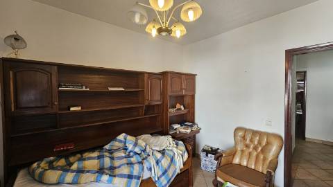 Apartamento T3 para remodelar em Albufeira