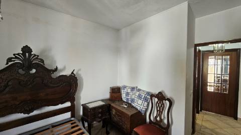 Apartamento T3 para remodelar em Albufeira