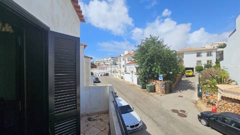 Apartamento T3 para remodelar em Albufeira