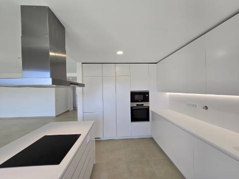 Magnífica Penthouse T2 com Roof Top - Albufeira