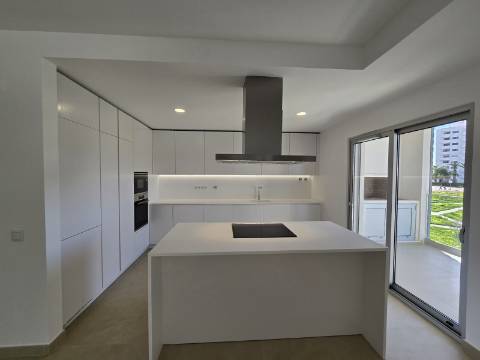 Magnífica Penthouse T2 com Roof Top - Albufeira