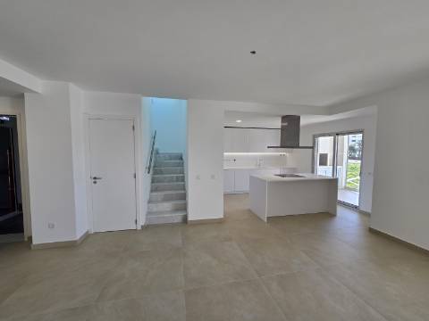 Magnífica Penthouse T2 com Roof Top - Albufeira