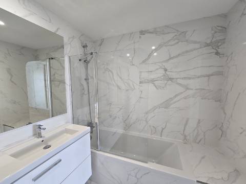 Magnífica Penthouse T2 com Roof Top - Albufeira