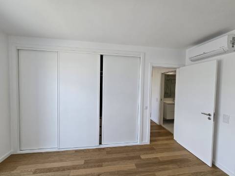 Magnífica Penthouse T2 com Roof Top - Albufeira