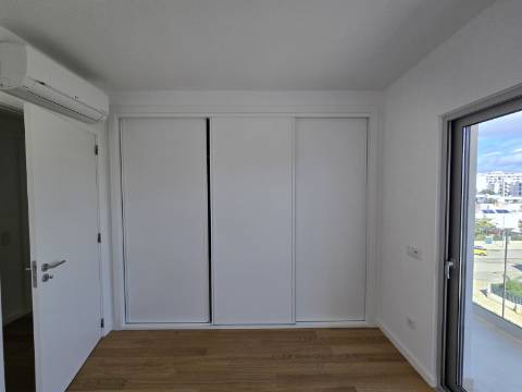 Magnífica Penthouse T2 com Roof Top - Albufeira