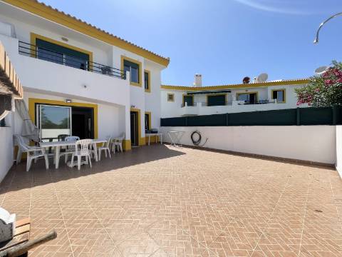 Venda - Apartamento T2 em Albufeira
