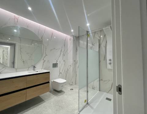 Apartamento T2 frente mar em Quarteira