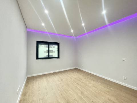 Apartamento T2 frente mar em Quarteira