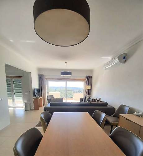 Moradia V2 em banda - Mexilheira Grande