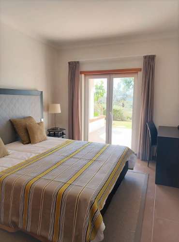 Moradia V2 em banda - Mexilheira Grande