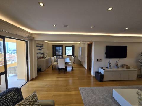 Apartamento T3 com vista Mar e Marina - Vilamoura