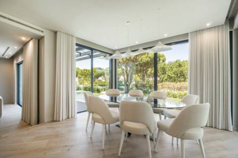 Moradia de Luxo V4 renovada - Vilamoura
