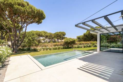 Moradia de Luxo V4 renovada - Vilamoura