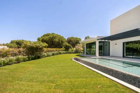 Moradia de Luxo V4 renovada - Vilamoura
