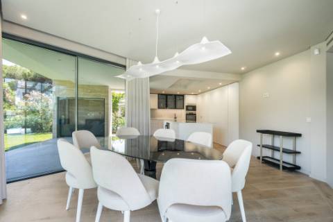 Moradia de Luxo V4 renovada - Vilamoura