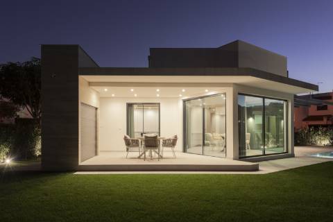 Moradia de Luxo V4 renovada - Vilamoura