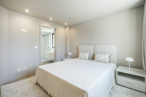 Moradia de Luxo V4 renovada - Vilamoura