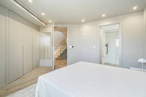 Moradia de Luxo V4 renovada - Vilamoura