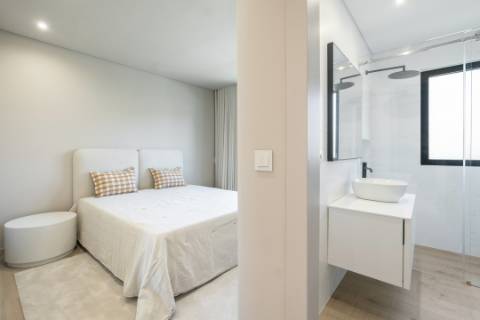 Moradia de Luxo V4 renovada - Vilamoura