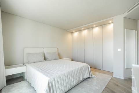 Moradia de Luxo V4 renovada - Vilamoura