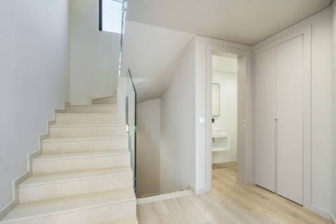 Moradia de Luxo V4 renovada - Vilamoura