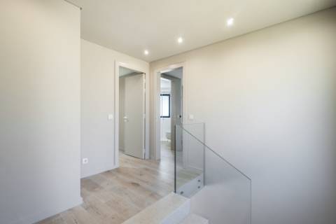 Moradia de Luxo V4 renovada - Vilamoura