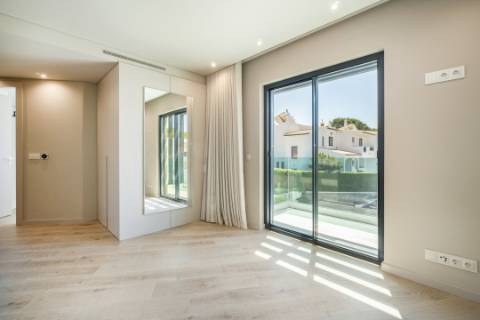 Moradia de Luxo V4 renovada - Vilamoura