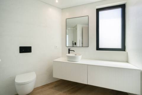 Moradia de Luxo V4 renovada - Vilamoura