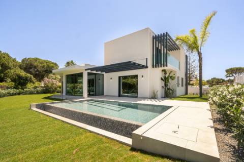 Moradia de Luxo V4 renovada - Vilamoura