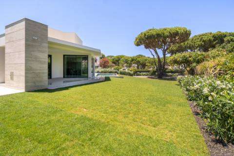 Moradia de Luxo V4 renovada - Vilamoura