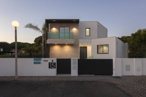 Moradia de Luxo V4 renovada - Vilamoura