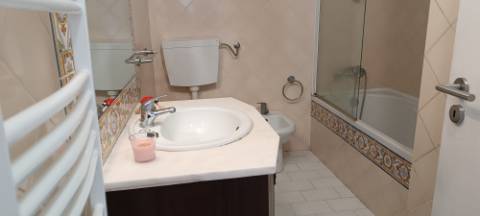 Moradia têrrea de arquitectura tradicional para venda a pouca distancia da Quinta do Lago