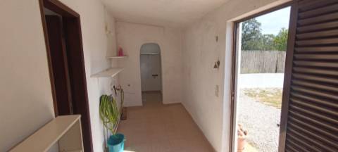 Moradia têrrea de arquitectura tradicional para venda a pouca distancia da Quinta do Lago