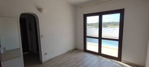 Moradia têrrea de arquitectura tradicional para venda a pouca distancia da Quinta do Lago