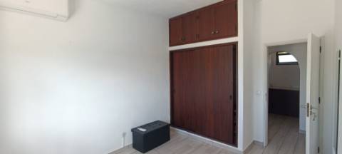 Moradia têrrea de arquitectura tradicional para venda a pouca distancia da Quinta do Lago