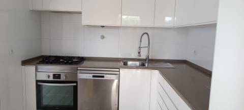 Moradia têrrea de arquitectura tradicional para venda a pouca distancia da Quinta do Lago