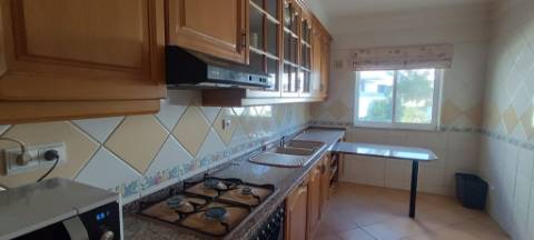 Apartamento T3 a pouca distância da Marina de Vilamoura