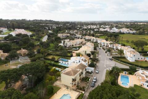 Moradia V3 renovada - Vilamoura