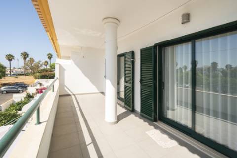 Moradia Geminada V3 - Albufeira