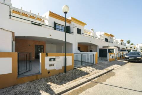 Moradia Geminada V3 - Albufeira