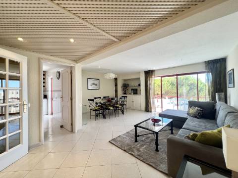 Apartamento T2 em Vilamoura com vista Mar