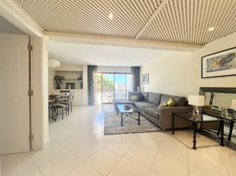 Apartamento T2 em Vilamoura com vista Mar