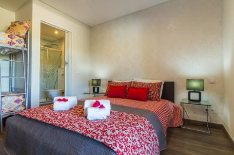 Hostel de 22 Quartos na Guia