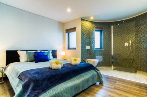 Hostel de 22 Quartos na Guia