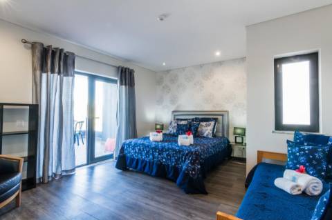 Hostel de 22 Quartos na Guia