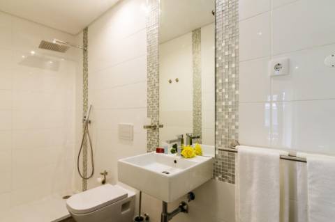 Hostel de 22 Quartos na Guia