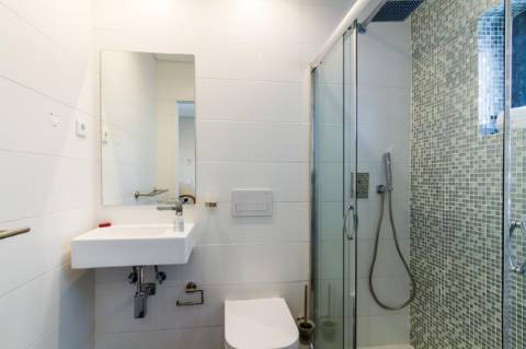 Hostel de 22 Quartos na Guia