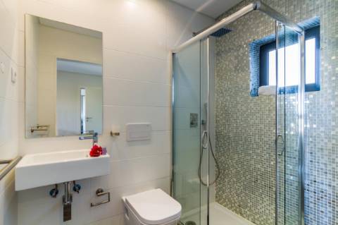 Hostel de 22 Quartos na Guia