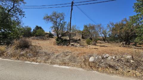 Moradia para Restaurar - BOLIQUEIME